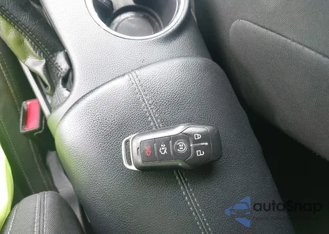 2016 Ford Mustang V6 из США, поврежденный, VIN 1FA6P8AM8G5251387